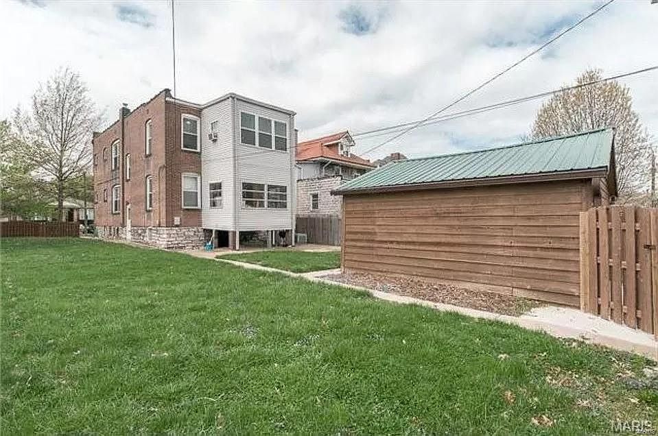 1st image of 5229 Lansdowne Ave #1