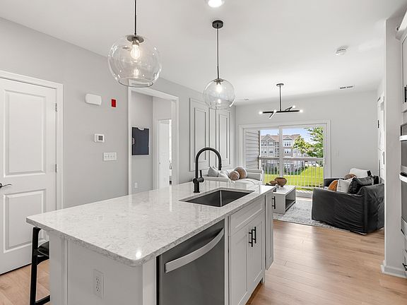 4th image of 30 Coppersmith Way #509