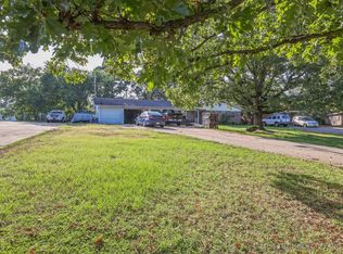 401 Crest Ct, Poteau, OK 74953