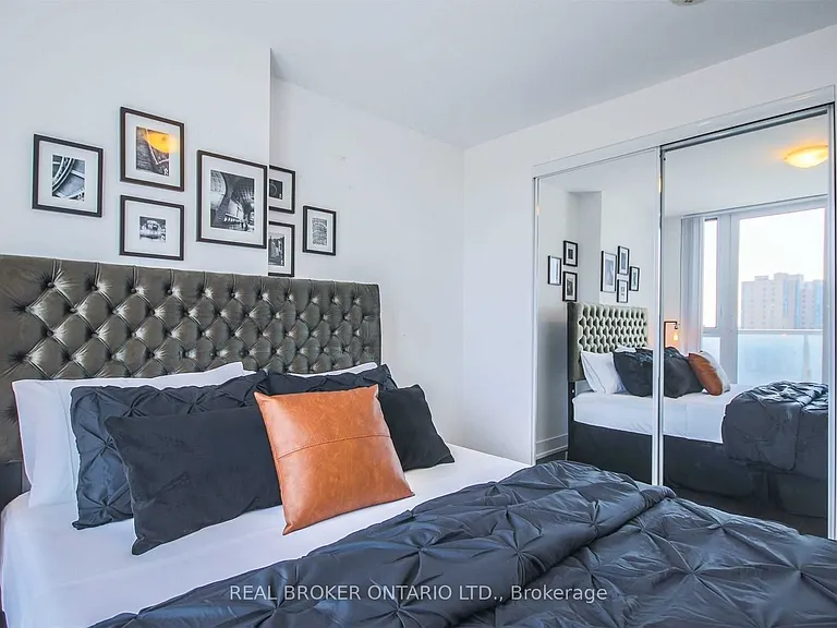 9471 Yonge St #623 — Photo 12