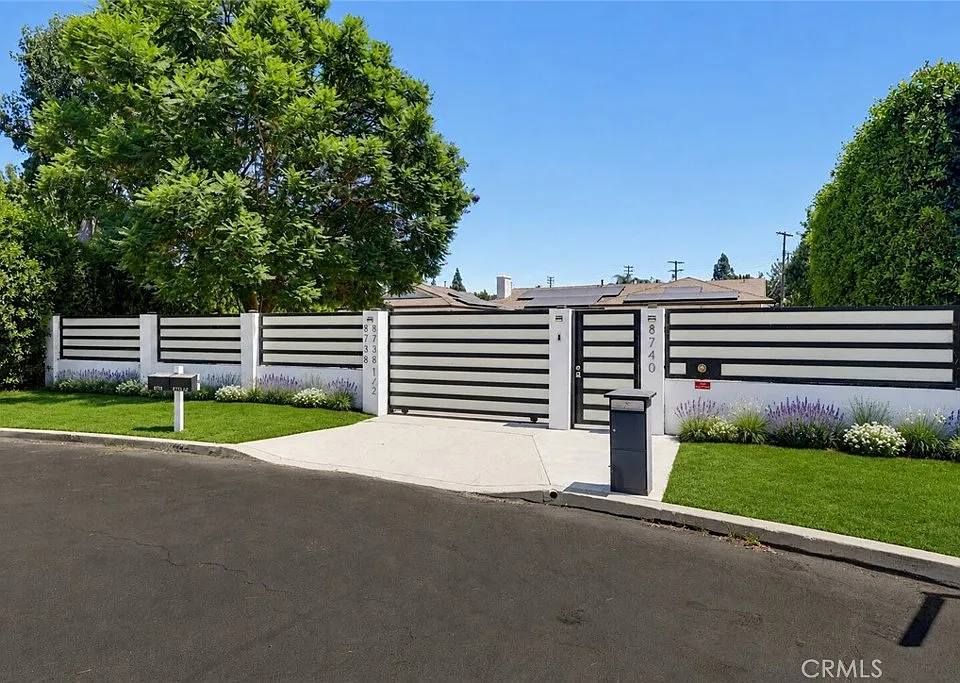 8740 Paso Robles Ave