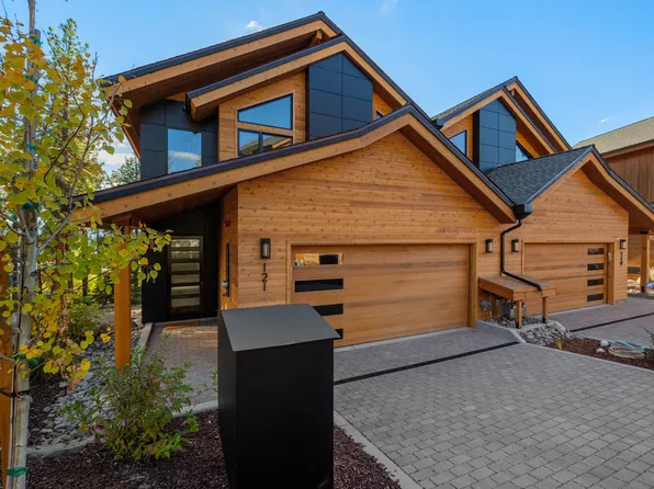 121 Sierra Colina Dr, Zephyr Cove, NV 89449