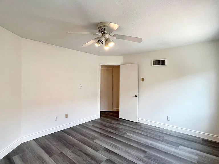 7405 Charmant Dr #2112 — Photo 23