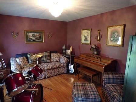 3rd image of 1020 Lakewood Dr