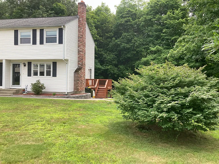 6 Carol Dr #6 — Photo 2