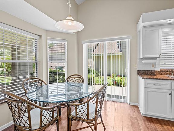 5th image of 254 GLENBRIAR CIRCLE