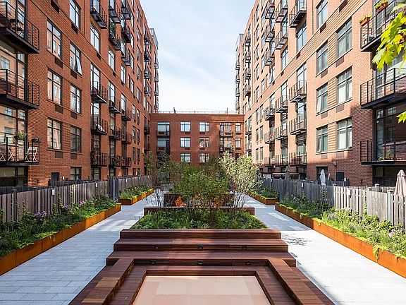 5th image of 125 Court St APT 3SL