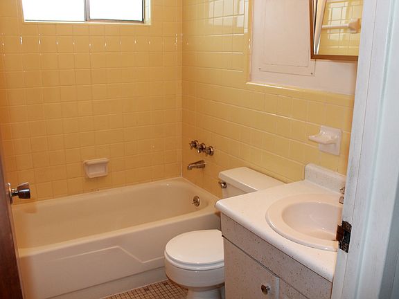 4th image of 1590 Glen Parker Ave APT 3