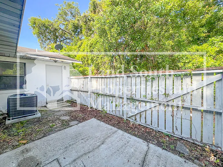 124 Rosalynn Cir — Photo 17