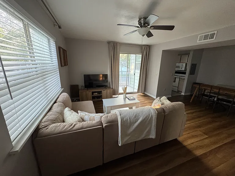 2360 SW Archer Rd #305 — Photo 13