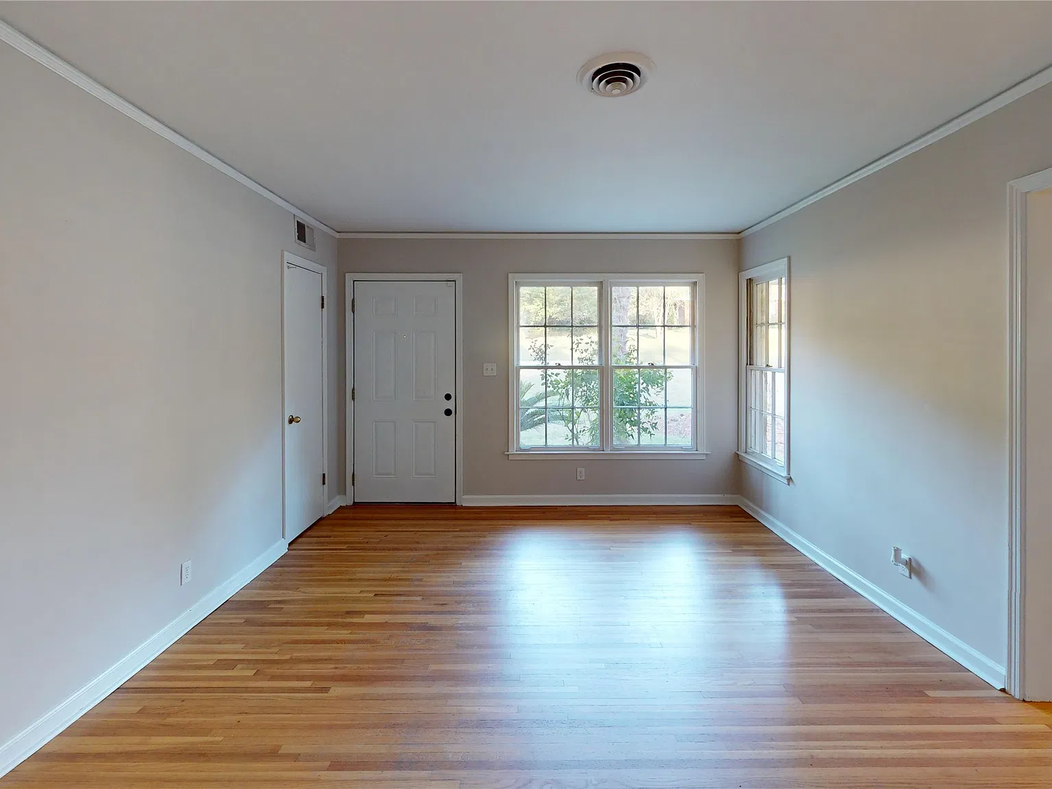 3 bed, 2.0 bath, 1648 sqft, $1,545 — Photo 4
