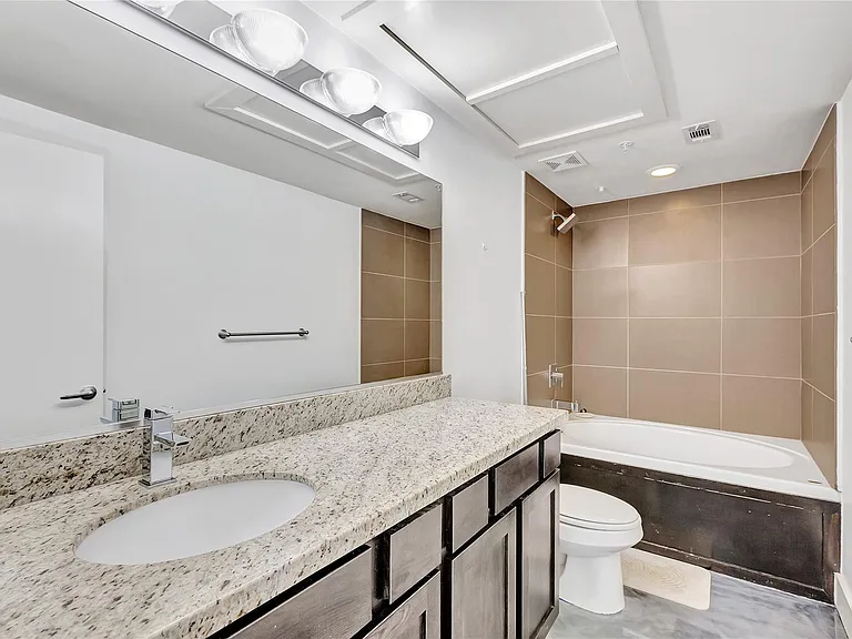 2323 Polk St #305 — Photo 6