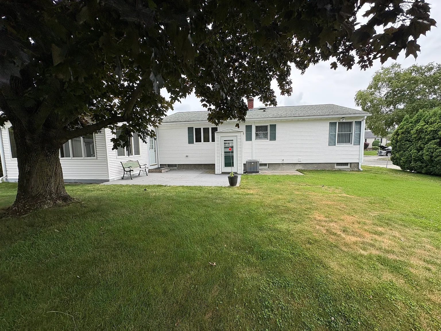 3 bed, 1.5 bath, 1282 sqft, $3,000 — Photo 4