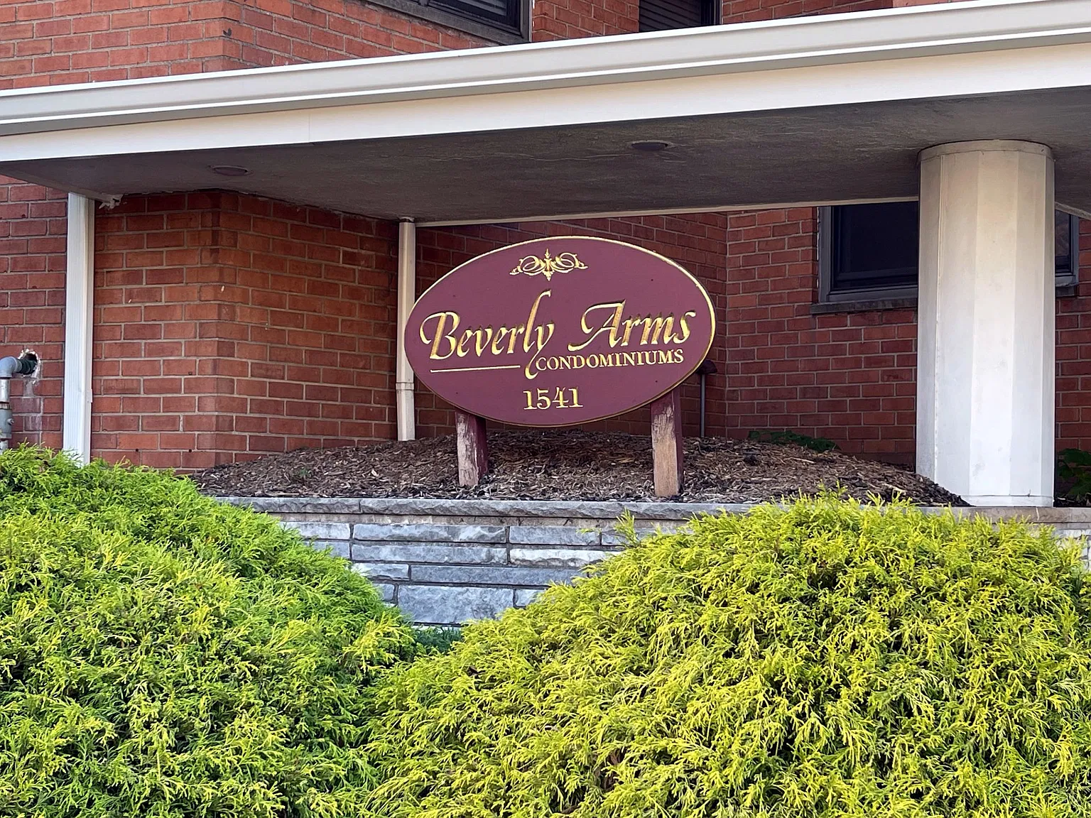 1 bed, 702 sqft, $2,300 — Photo 2