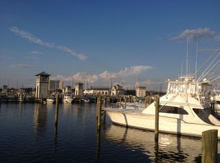 1219 E 2nd St, Pass Christian, MS 39571