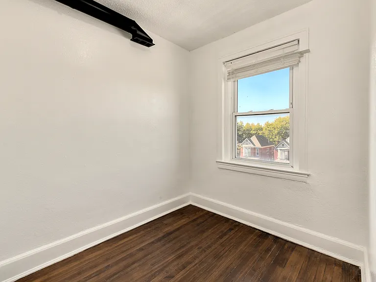 502 Gladstone Blvd #8 — Photo 18