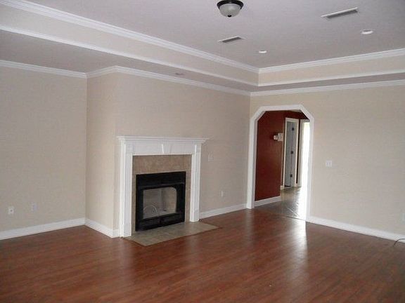 3rd image of 251 Windsor Garden Dr