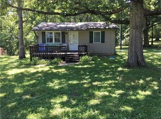 960 Coffeyton Rd, Bourbon, MO 65441