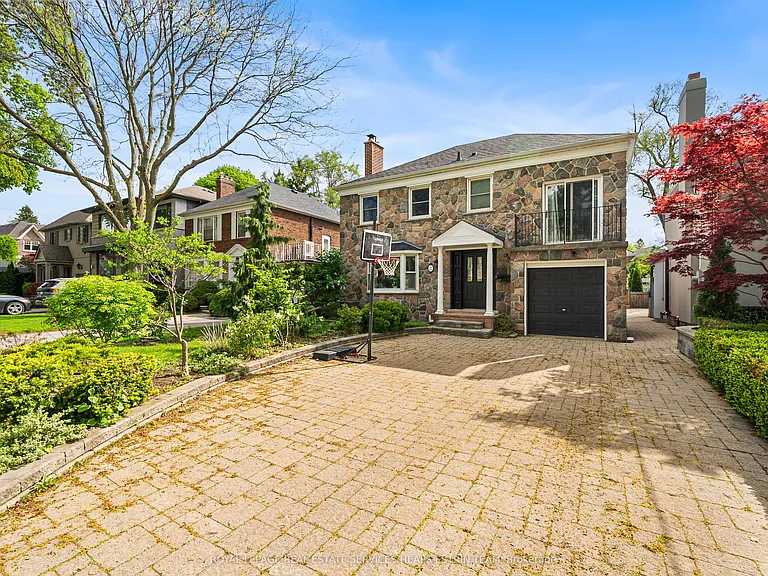 27 Southlea Ave — Photo 2