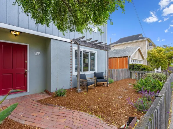 748 Junipero Ave, Pacific Grove, CA 93950