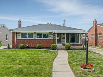 28221 Floral St, Roseville, MI, 48066