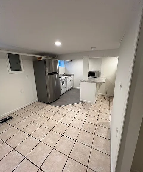 500 E Troy St — Photo 4