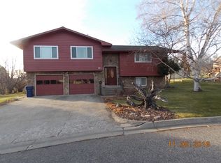 141 Agate Dr, Lewistown, MT 59457