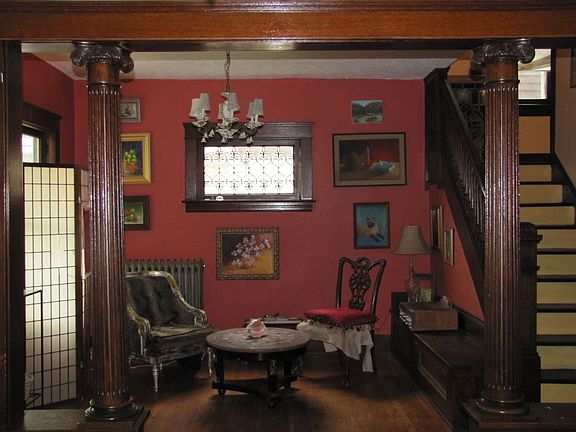 3rd image of 3907 Carlyle Ave
