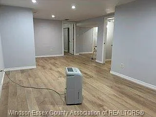 3331 Maisonneuve Ave #LOWER — Photo 8