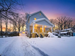 207 Forest Dr, Bedford, OH 44146