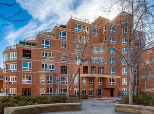 400 W Eau Claire Ave SW #8402, Calgary, AB T2P 4X2