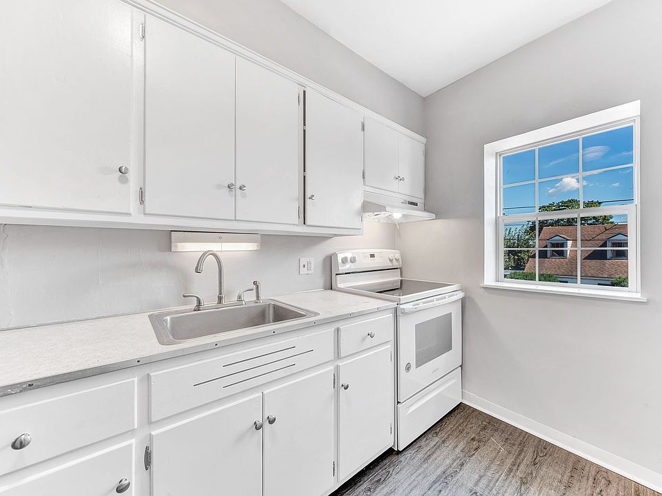 1st image of 605 E Howard St APT 7