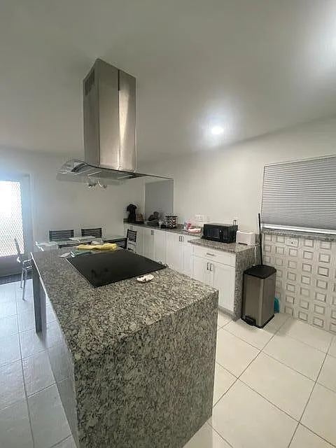 2 bed, 2.0 bath, 880 sqft, $3,000 — Photo 4