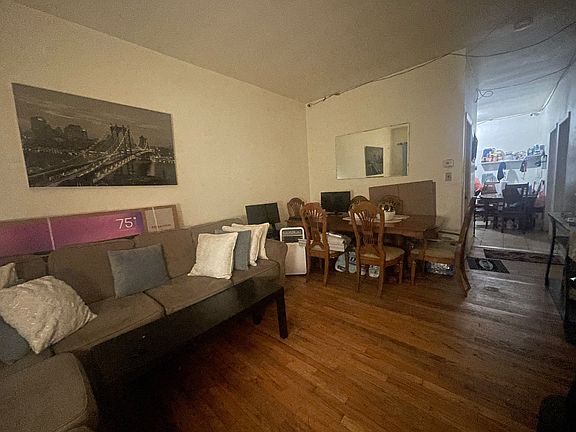 3rd image of 161 W 20th St APT 2