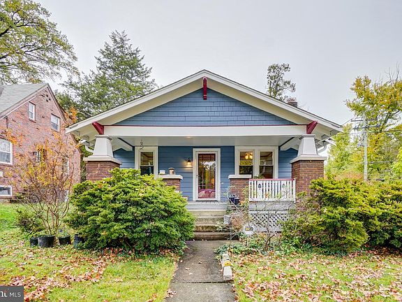 3rd image of 7722 Carroll Ave