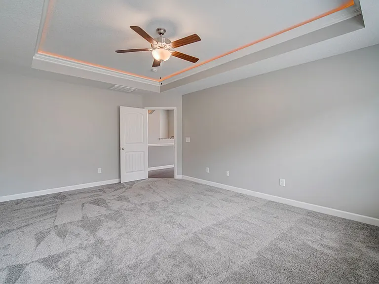 732 Shelburne Ln — Photo 25