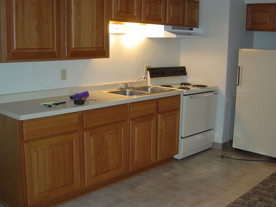 2nd image of 224 Franklin St APT 3