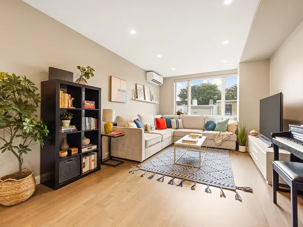 1638 8th Avenue image 1 of 12