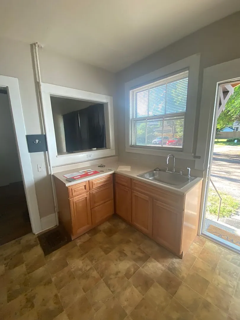 1163 Park Avenue — Photo 2