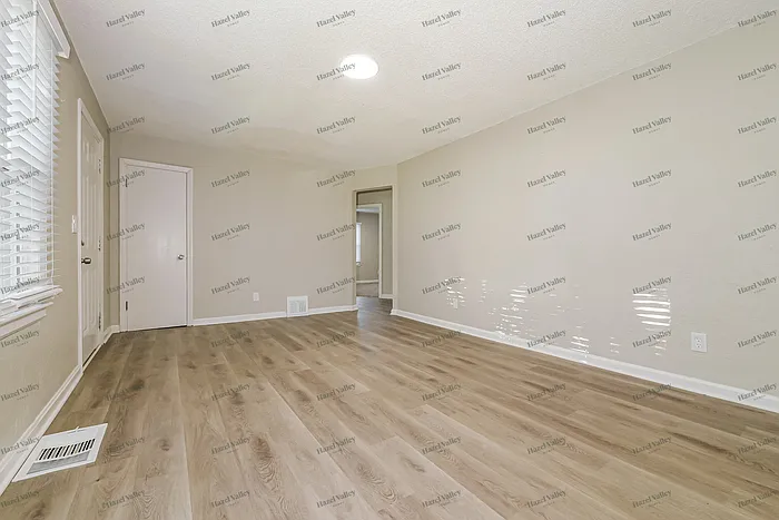 9500 Haskins St — Photo 5
