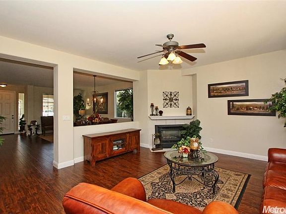 5th image of 916 Sterling Cir