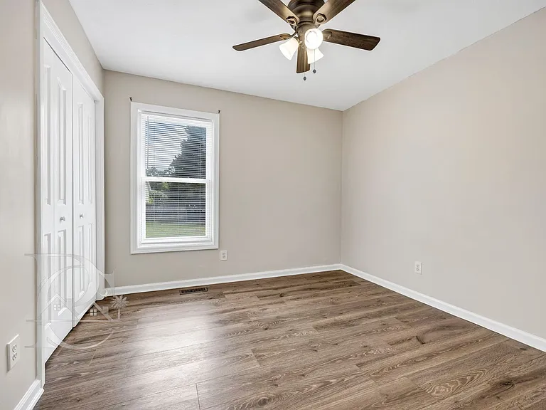 232 Autumnview Ct — Photo 24