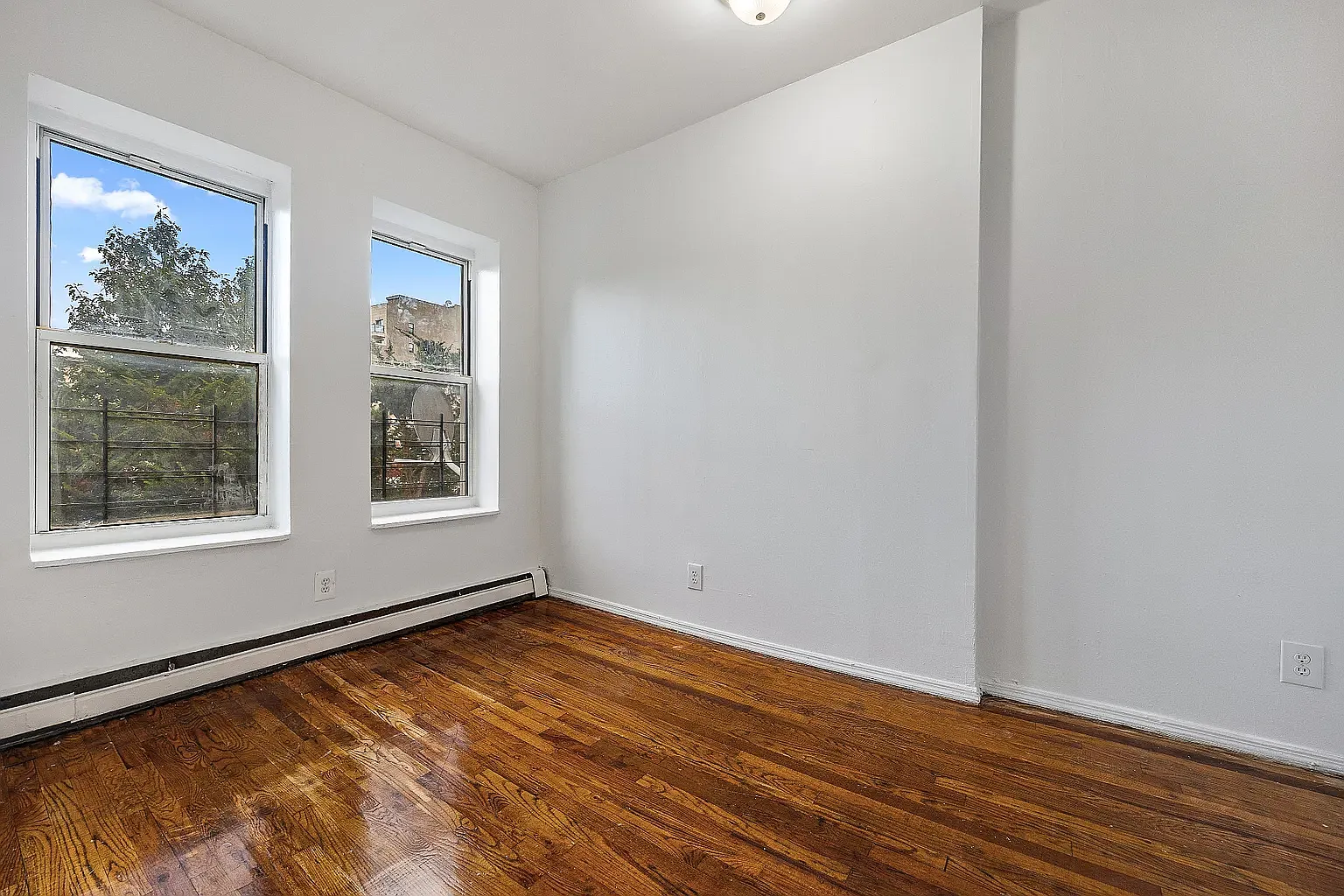 5 Linden Boulevard — Photo 4