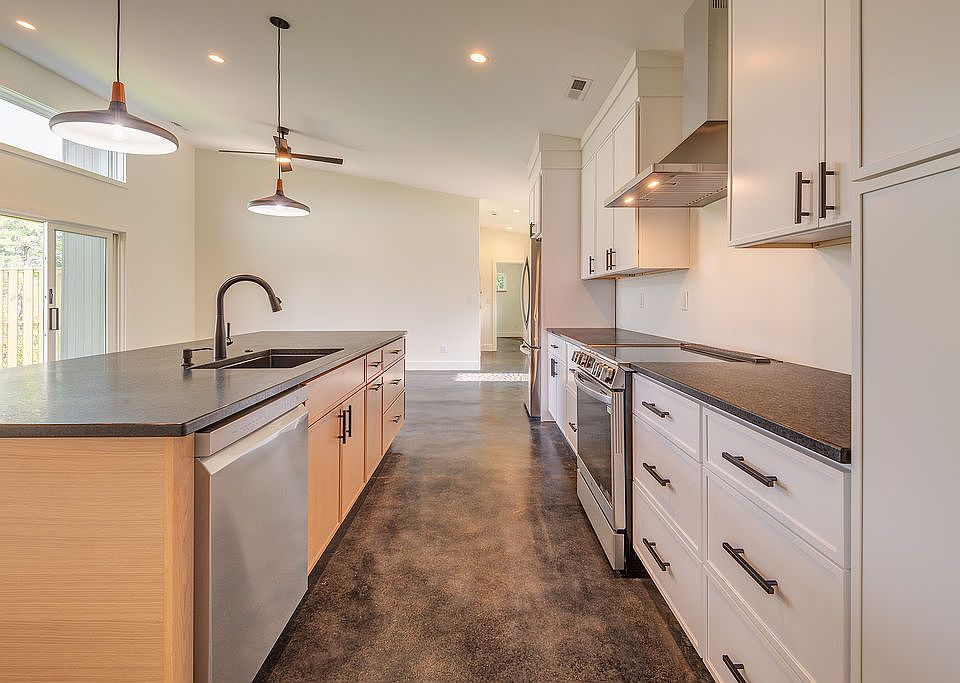 Beautiful cabinetry and brand new appliances.