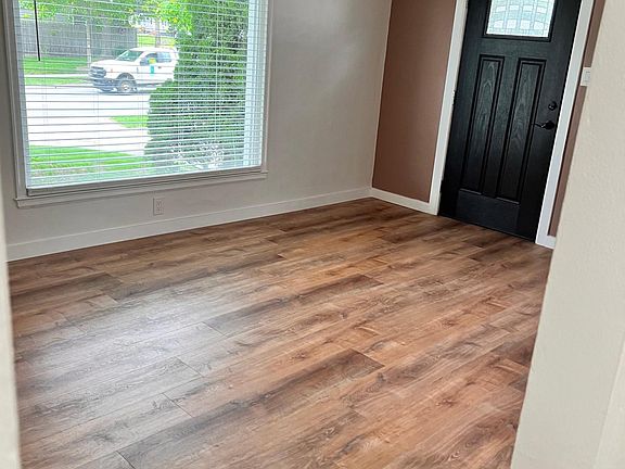 2nd image of 138 E Wilbeth Rd