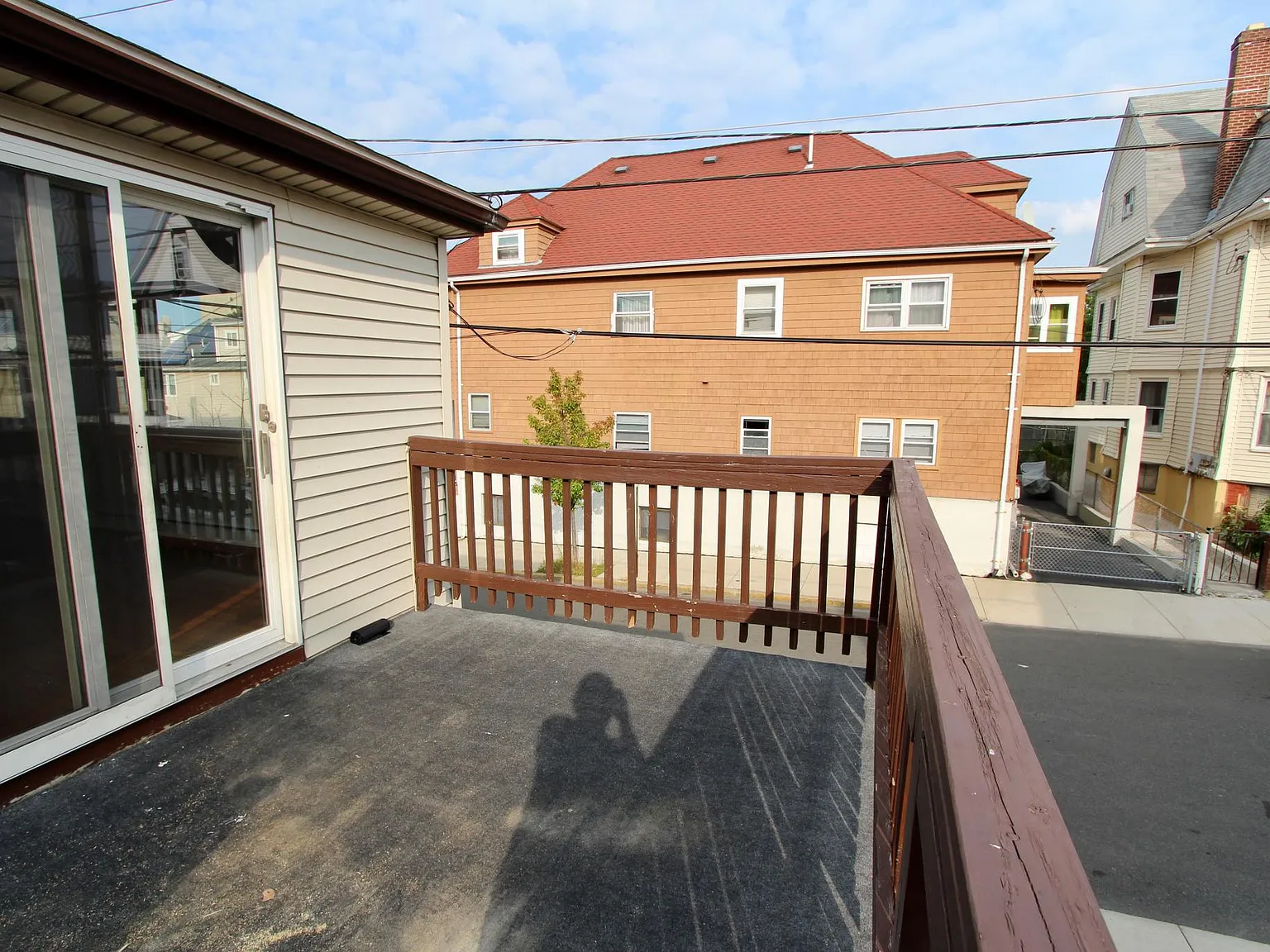 627 Beach Street Apartments — Photo 3