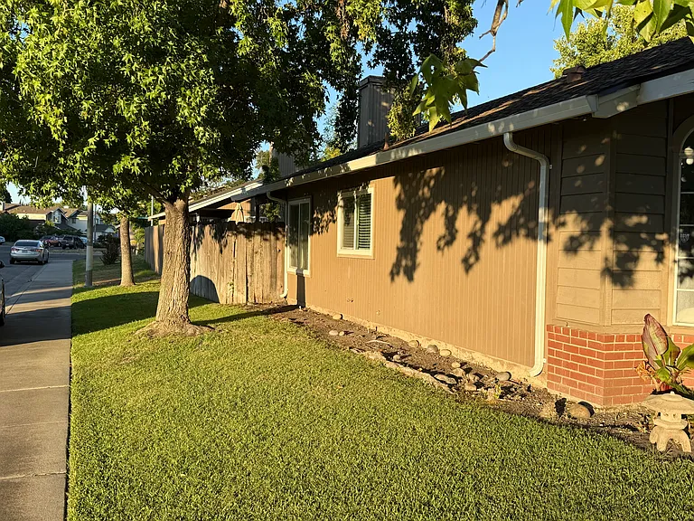 8932 Blue Grass Dr — Photo 4