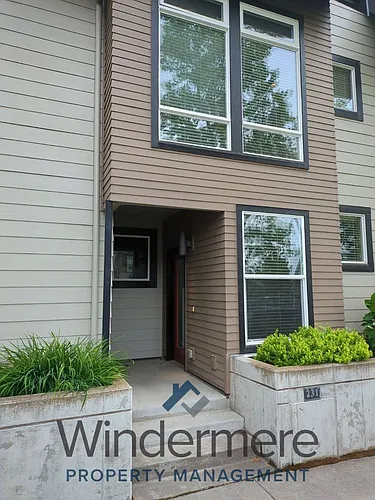 231 W Sumach St Photo 1