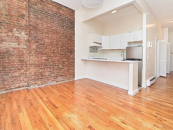2nd image of 134 W 109th St APT 5D