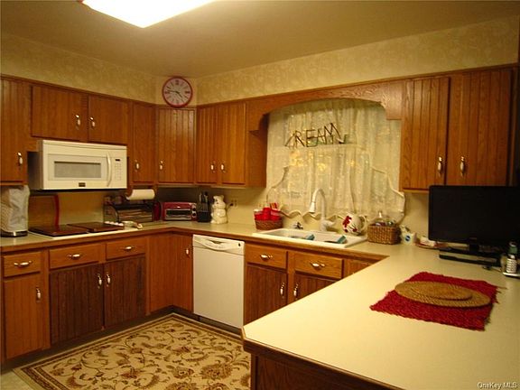 3rd image of 11 Shrank Ln